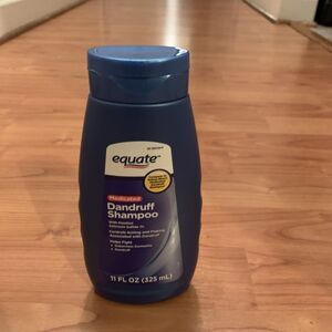 Equate Medicated Dandruff Shampoo with 1% Selenium Sulfide 11 Oz.
